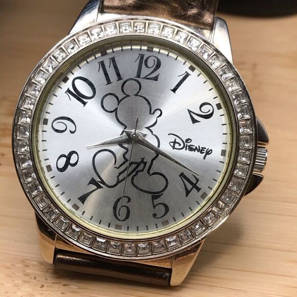 Ladies authentic Disney watch w/silhouette of Mickey on dial face/leather band - Picture 4 of 6
